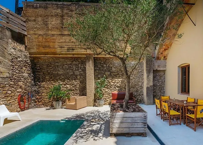 Pool Boutique Apartment